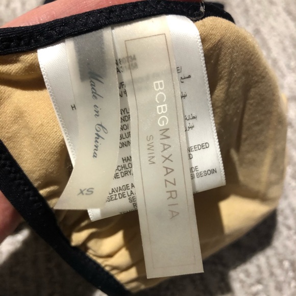 BCBG snakeskin suit - Picture 4 of 4